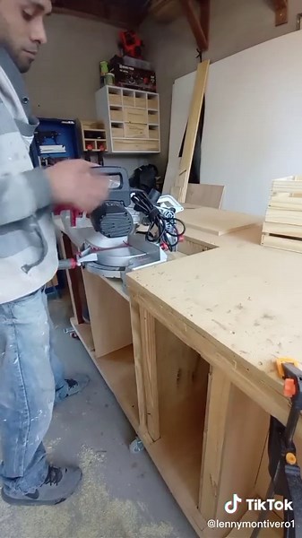 guardando la ingletadora #carpinteriaprofesionalparaprincipiantes #carpinteriafacil #viral #foryou #carpinteria #fyp