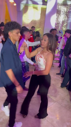 Cumbia cumbias w/Isabel 🔥🥵Hope y’all enjoy ‼️#cumbia #fyp #xyzbca #spins #foryoupage #foryou #quinceañera #wepa #baile #latino #trending #viral #4u