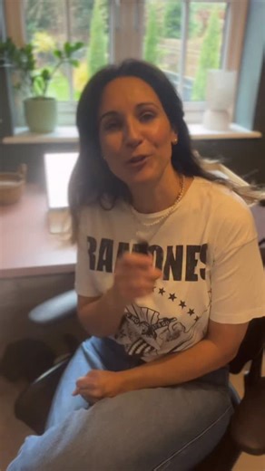 Lucy | Interior Designer | Timeless Design for Period Homes on Instagram: "RIP spotlights. You had your moment. Hello pendant. Goodbye surgical lighting. Follow @homebirdstudio for more tips to make your home feel finished 🤩 #lighting #periodhomes #interiordesign #renovation #victorianhomes interiordesigntip ⸻ SEO keywords: layout | interior design | bathrooms | kitchens | living rooms | period homes | period property renovation | layout planning | victorian terraced | georgian | Edwardi