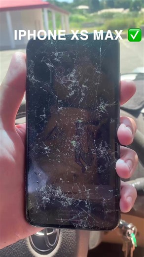 Écran iPhone cassé ? 📱💥 On se déplace et on répare rapidement, proprement, à domicile. 📞 Appelez-nous au 687 90.60.88 ⏱️ Réparation écran iPhone en moins de 30 minutes 📍 Nouméa & Grand Nouméa #BigophoneNC #ReparationiPhone #EcranCasse #ServiceADomicile #Noumea