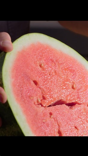 How to get the most out of your Florida watermelon. #freshfromflorida #floridaagriculture #floridawatermelon #kitchentips #watermelonseason | Fresh From Florida
