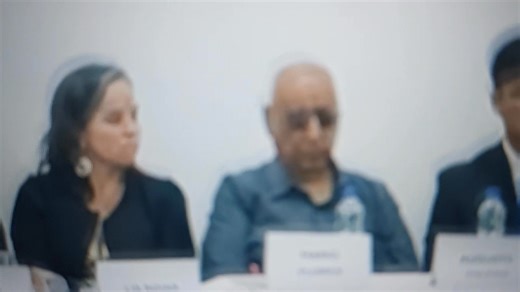 Comparto otro segmento de la Presentación de mi libro: El juego del aire en el auditorio de la Municipalidad de Gregorio Albarracín en el dpto. de Lambayeque. Comentarios del Psicólogo Ronny Nils Catacora Villanueva. Tapa: blanda. Formato: Cuento. Temática: protesta social contra la #precariedad del sistema de salud peruano. Precio: 25 soles. WhatsApp: 947 788 233. | Geraldin Loyola