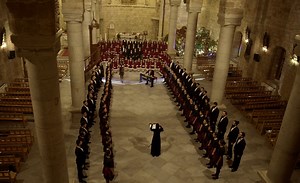 Mazeej By Lucas Sakr​ - Christmas (2019) - In Collab. with Philokalia Choir Conductor: S. Marana Saad Soloist: Lena Farah Directed by Fouad Sakr Don't forget to LIKE our page and SUBSCRIBE to our Youtube channel for more videos. https://www.youtube.com/channel/UCNFytpbt4_lHBYKxJ1bQAXg ENJOY THE MUSIC!! Original Concept | Piano | Arrangement Lucas Sakr Choir Philokalia Choir Conductor S. Marana Saad Vocals Lena Farah Recorded | Mixed by John Paul Jalwan At Waveroot Studios Cinematography | Editin