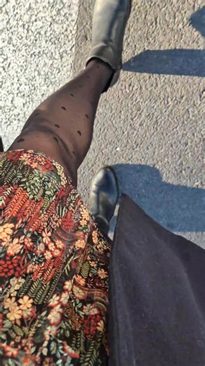 Vidéo du lundi avec une jupe et un haut Cache Cache chez Vib’s Aubagne Bottines Gémo et manteau long RIU PARIS Collants coeurs ❤️ Calzedonia #lesvetementsnontpasdegenre #clotheshavenogender #lilasursaterrasse #outfitoftheday #Skirtpower #collantsaddict #revelezvous #genderequality #genderfluid #genderfashion #ootd #tenuedujour #tenue #mode #meninskirts #skirtsformen #skirt #skirt #dresses #dressformen #collantsfantaisie #riuparis #graindemalice #graindemaliceetvous #KiltedMen #boysintights #vibs
