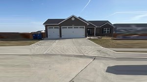 'Stunning' $300 transformation has grease-stained driveway looking new in hours
