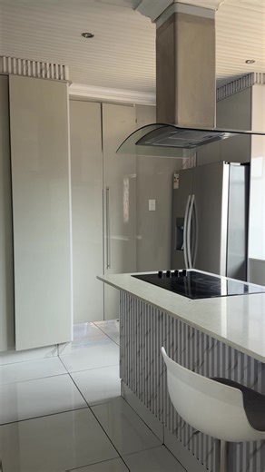 Organizing My Mom's Kitchen: A Cleaning Tutorial