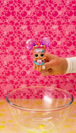 The weather's warming up, so it's the perfect time for a Water Balloon Surprise! Add these L.O.L. Surprise! tots to a playdate or bath time and make a splash! 💦✨