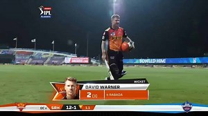 Q2: DC vs SRH – David Warner Wicket