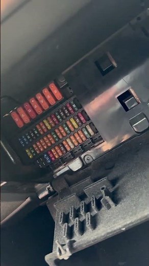 BMW z4 fuse box location