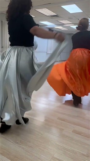 A La Practica …let’s go #dance #baile #practice #arte #representationmatters #community #partnership