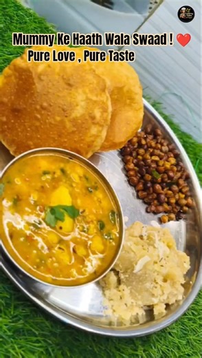 "The Ultimate Indian Combo! 😋😍 Kis-kis ka favorite hai?🤔" #indianfood #viralshorts #favouritemeal