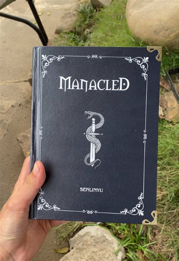 The details caught me off guard. The artwork, the tones, the overall feel — it’s the kind of book you keep picking up just to admire again. Honestly, it looks even better in person. If this kind of beauty speaks to you, it’s waiting in the cart. #manacled #hardcoverbooks #specialeditionbooks #bookaesthetic #bookcollector