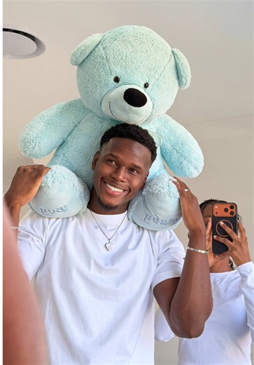 We often see the highlights of a relationship, the smiles, the love, the beautiful moments. But what they don’t always see is the alignment behind it The small decisions, the routines, the discipline. For Stacy and I, it has never been about perfection, it was about building a life that reflects the values we share. To the G&S Family, remember the person you choose will shape the life you build. Choose someone who grows with you but most importantly choose someone FOR YOU ❤️ #GSfamily #journey #