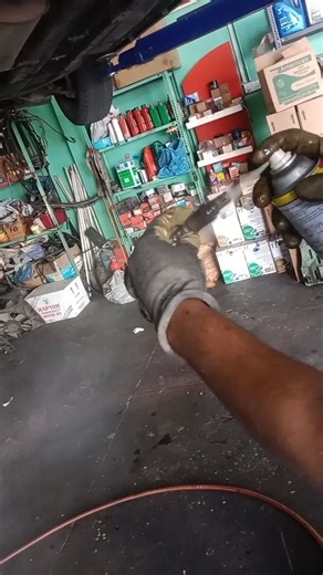 Nissan ALTIMA Oxygen sensor clean 👨🏼‍🔧 #oxygen #cancer #clean #mechanic #viralvideo #youtube