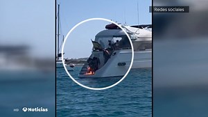 Un yate con 17 personas a bordo se hunde por completo después de estallar en llamas en Formentera