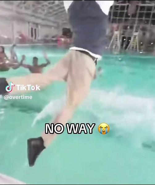 Kai just a walking meme 😭 #pool #streameruniversity #kaicenat #meme #streameruniversity2026