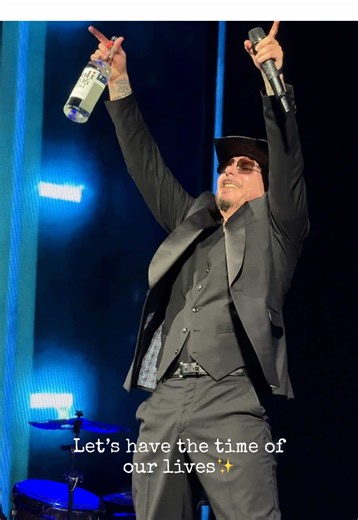 Mr Worldwide🤩🌍 Time of Our Lives speech in Manchester🔥 Truly an incredible human✨ #pitbullpartyafterdarktour2025 #pitbull #mrworldwide #cooplive #manchester #timeofourlives #pitbullconcert #pitbulllove #foryoupagе #fyp #mr305 #livemusic #concerts #memories