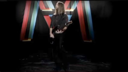 #ViernesDosmilero En 2011 Maroon 5 publicó el tema "Moves Like Jagger" el cual es una oda al movimiento de caderas de Mike Jagger de The Rolling Stones. | Marco Tadeo en MIX