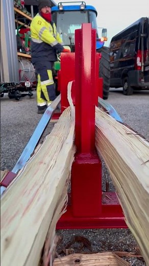 Fendeuse horizontale 23 tonnes pour démonstration client chez MARY AGRI !😀 #demonstration #bois