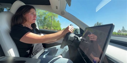 Arizona woman trapped in Tesla when battery dies
