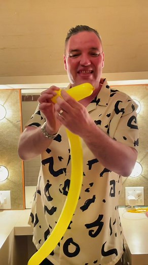 Easy Balloon Giraffe Tutorial for Kids' Parties