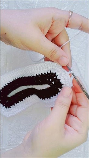 Easy Crochet Tissue Box Cover | Beginner Friendly 🧶