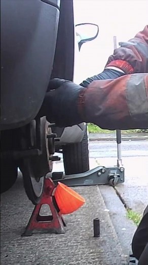 In the welsh weather changing ford Kuga brakes
