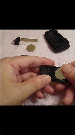 Automobile key battery replacement Toyota Prius 50 series 2x speed Details are in the video
