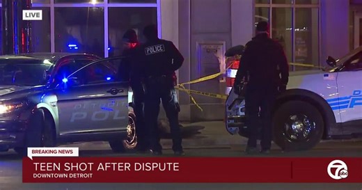 2 shot, including teenager in separate incidents in downtown Detroit