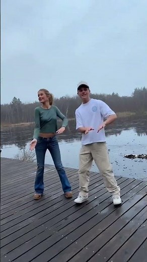 TikTok dans til min nye sang #imensviunge med Rita Steen🧡 hvem skal jeg danse den med næste gang? ✨