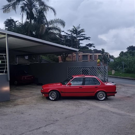 BMW 325i Box Shape Gusheshe 325i Lyrics