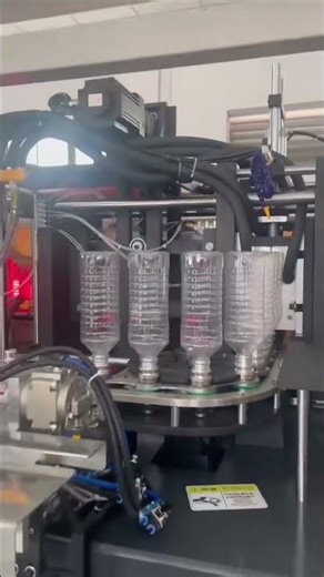 Fully automatic two-piece glass water bottle blow molding machine for continuous production