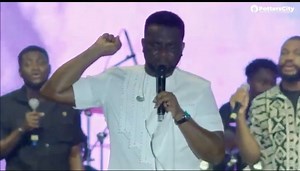 1.9K views · 161 reactions | Joe Mettle At Potters Praise #joemettle #givemeoil #worshipsong | Songs And Proverbs | Facebook
