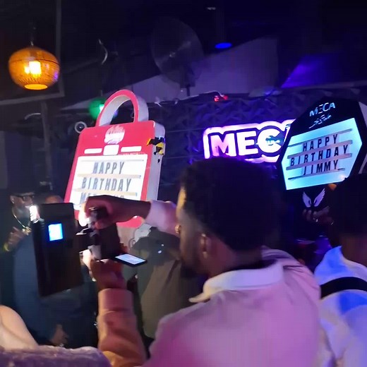 Dadda brite lite luv d fuckry d man Sen bk fi d sign dem Dadda seh yuh mad ppl fi know seh a yuh birthday all mi a tell him mi gud dat nuh mean ntn d man still Sen fi it lol