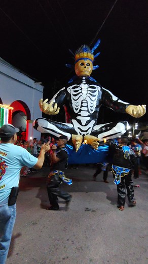 Gran trabajo de familia González acompañado de La Tribu Musical Banda Apache 🥳 en la mojiganga Temoac 2025 | Qué Chido Morelos