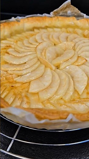 Tarte aux pommes crème d’amandes 🍏 | Recette facile et brillante #shorts
