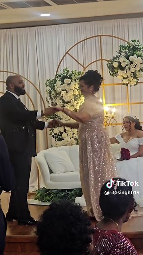 Mother and Son dance !❤️❤️#guyanesefamily #singhisking #weddingseason2026 #singhsfamily #fypage