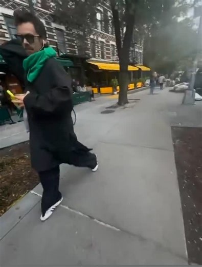 Harry Styles Updates 💋🪩 | Harry out in NYC recently! October 15 via marykamo | Instagram