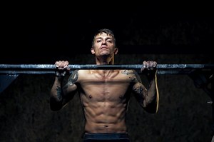 How to Achieve Your First Pull-Up [Beginners Guide] - Calisthenics 101