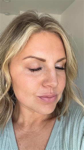 Using @seintofficial demi AND llld foundation. I want them both…I want the color filtering of demi but the coverage of llld. I LOVE that I can have it all in ONE compact. Dreams really do come true. I’d love to help you get started with these products! If you’re ready for a beautiful makeup update, comment “me” or text “color match” to 928-585-5777! Demi used: Yo1, o1, rv1, and balm llld used: Wheat, olive, bella, melody, eyeshadows trust, chai, bird, drift #seintofficial #momoffive | Emily Chri