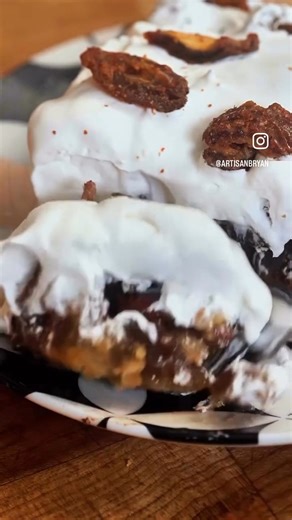 This Date Pie features a buttery masa crust filled with rich Medjool dates, dulce de leche, and pecans, topped with whipped cream and Medjool Date Strips with Tajin for a sweet and tangy twist. 🍫 Recipe and 📽️: @artisanbryan | Natural Delights Medjool Dates