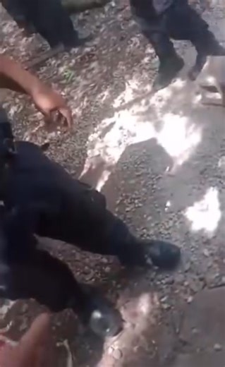Se lleva a cabo desalojo en el sur de Mérida y detención de menores de edad!! Los hechos ocurrieron en Roble Agricola, dónde una familia que vivía desde hace 18 años en un terreno fueron irrumpidos por la SSP, al parecer por una orden de desalojo. La SSP Yucatán llevó a la detención de las hijas menores de la señora. El tema está en proceso y aun no hay posicionamiento oficial. | Noticias Mérida