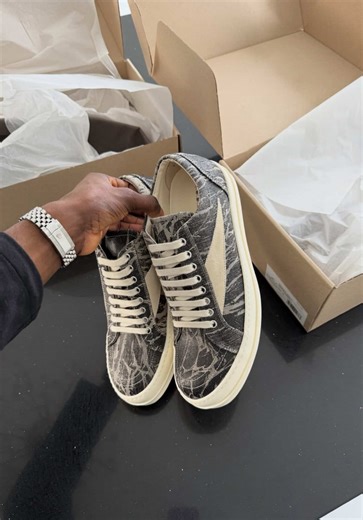 Videos de ONLINE SHOPPING (@xostyle.open) con “original sound - ONLINE SHOPPING”