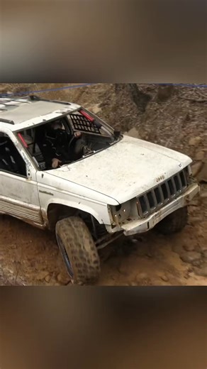 Jeep Grand Cherokee takes a thrashing! | MadRam11 YouTube Videos