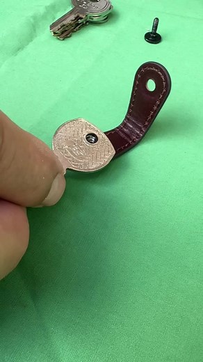 Get rid of the clutter with KeySmart Mini 🔑 #keysmart #keysmartmini #minimalism #keyorganizer #keychain #amazonfinds #technews #LifeHack #essentials #assemble