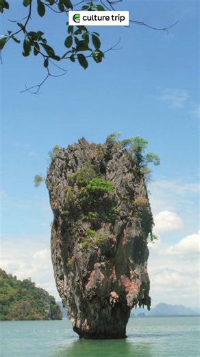 Discover the paradise of Thailand’s top 5 most beautiful islands! 🏝️🤩 From the vibrant Koh Samui to the serene Koh Chang, each island offers a unique adventure. Click the link below to start planning your dream getaway. 🌴✨ https://theculturetrip.com/asia/thailand/articles/21-beautiful-islands-thailand/?utm_source=facebook&utm_medium=social&utm_content=feed | Culture Trip