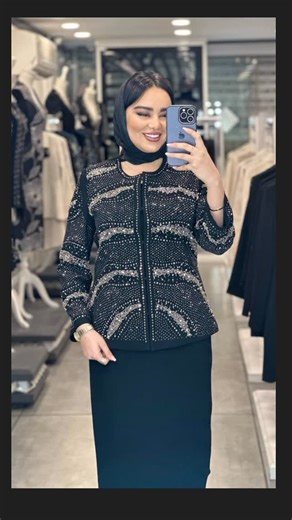 𝐌𝐨𝐝𝐞𝐥𝐢𝐧🛍️✨ on Instagram‎: "مادر یعنی دلیل لبخند هر روز ما 💗 به مناسبت روز مادر 🎁 تخفیف ویژه روی تمام لباس‌های زنانه از مانتو و مجلسی تا لباس روزمره زیباترین هدیه برای زیباترین فرشته زندگی‌تون ✨ #مادر #کت_دامن #مانتو #مجلسی"‎