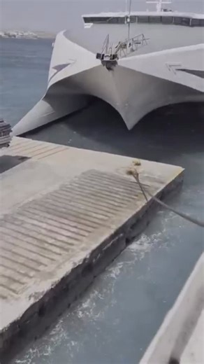 Maritime Fails on Instagram: "High-Speed ferry E/G-OG-TXP «Champion Jet 3» of the shipping company SEAJETS suffered a serious collision at 11am while mooring at the pier of Parikia on the island of Paros. Fortunately, there were no casualties. Follow for more: @maritime_fails #fail #ship #collision #ferry #greece"