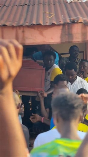 Aaaaaaaa Mutal Man.😭💔🤔 Rest in Peace Bureh Koroma of Mighty Blackpool FC, your Legacy Lives On🕯️🕊💔😭 Take your rest bro, Our deepest condolences go out to his loved ones during this incredibly painful time. May his gentle soul rest in perfect peace.. | 24 Hours Bloggers