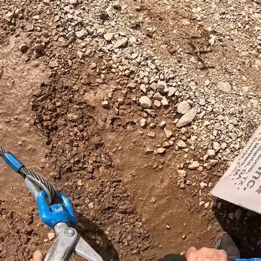 34K views · 554 reactions | Close Call During Truck Rescue! #rescue #road #truck #reels | Ron Pratt | Facebook